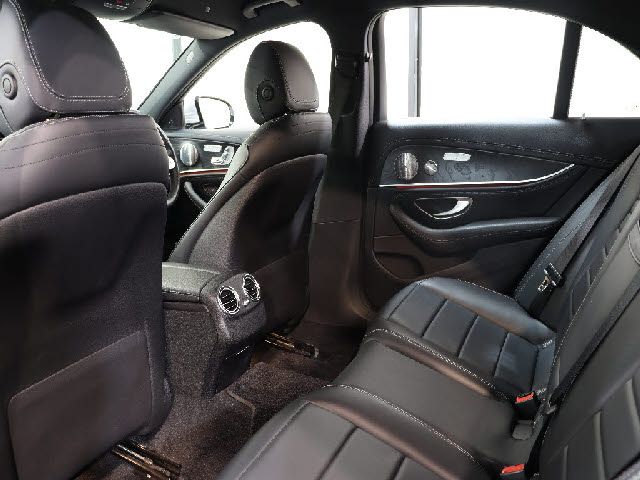 MERCEDES BENZ E class sedan