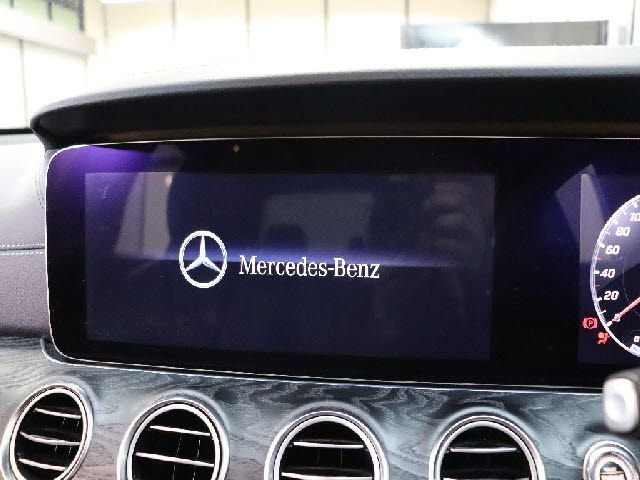 MERCEDES BENZ E class sedan