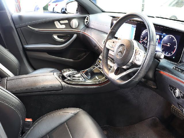 MERCEDES BENZ E class sedan