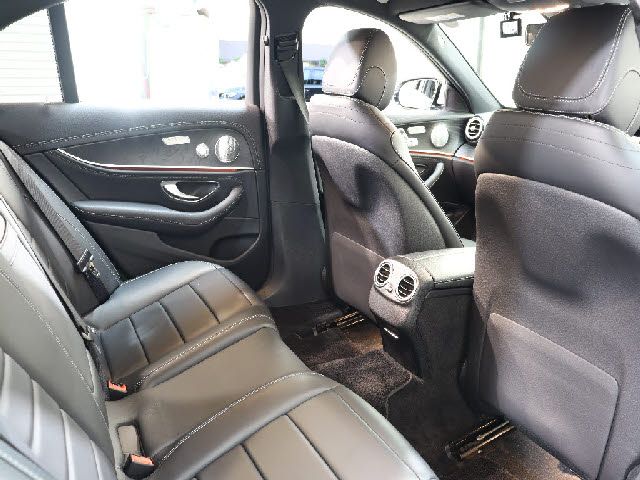 MERCEDES BENZ E class sedan