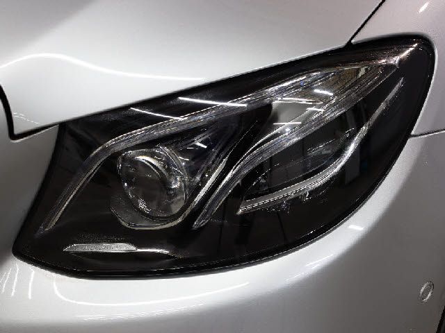 MERCEDES BENZ E class sedan