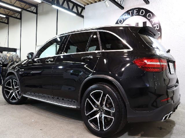 MERCEDES AMG GLCclass