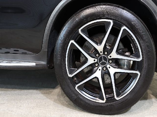 MERCEDES AMG GLCclass