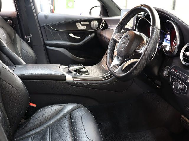 MERCEDES AMG GLCclass