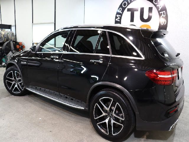 MERCEDES AMG GLCclass