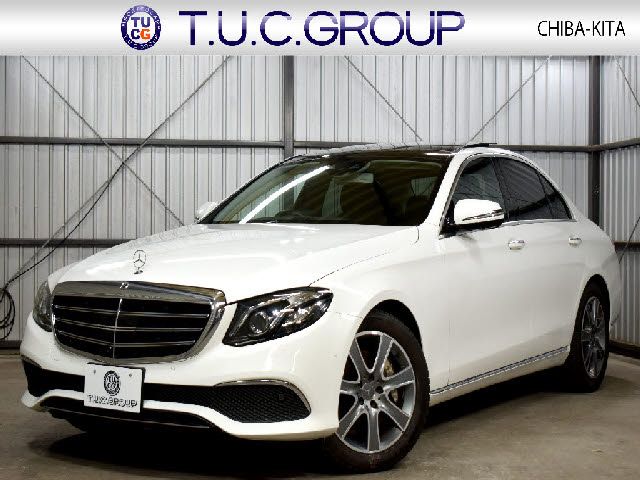 MERCEDES BENZ E class sedan