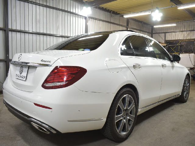 MERCEDES BENZ E class sedan