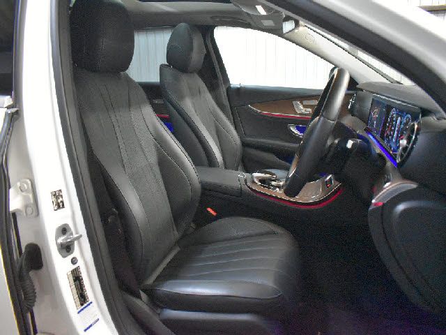 MERCEDES BENZ E class sedan