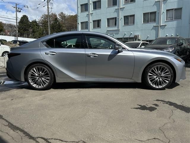 LEXUS IS300h AWD