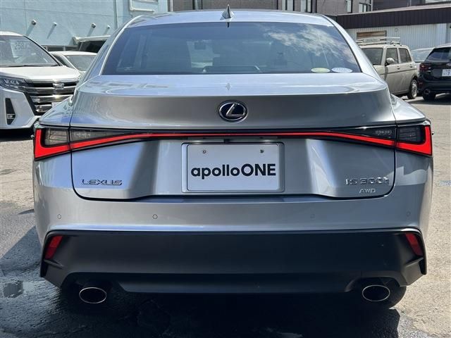 LEXUS IS300h AWD