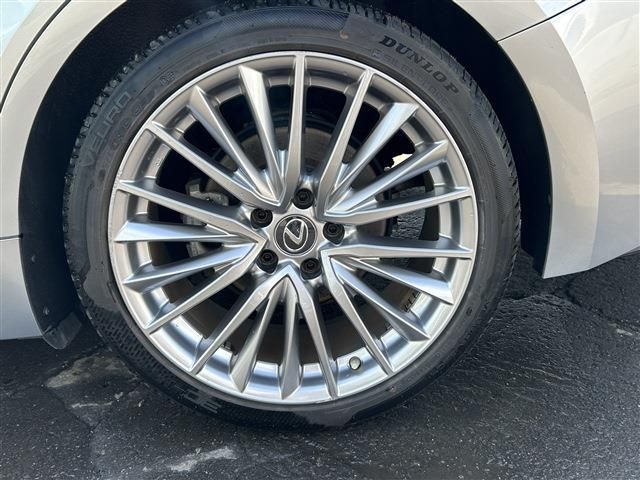 LEXUS IS300h AWD