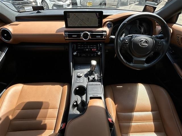 LEXUS IS300h AWD