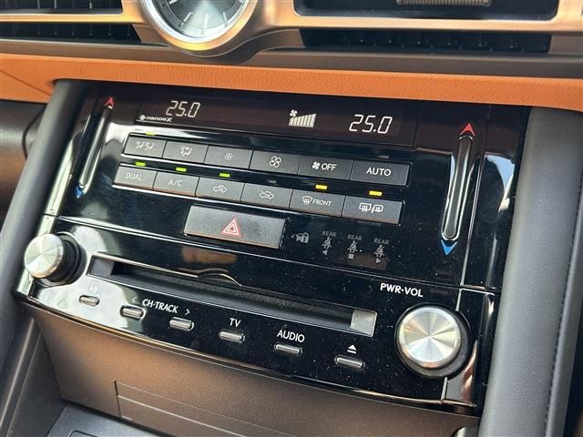 LEXUS IS300h AWD