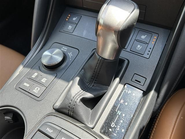 LEXUS IS300h AWD