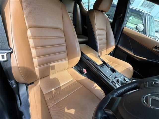LEXUS IS300h AWD