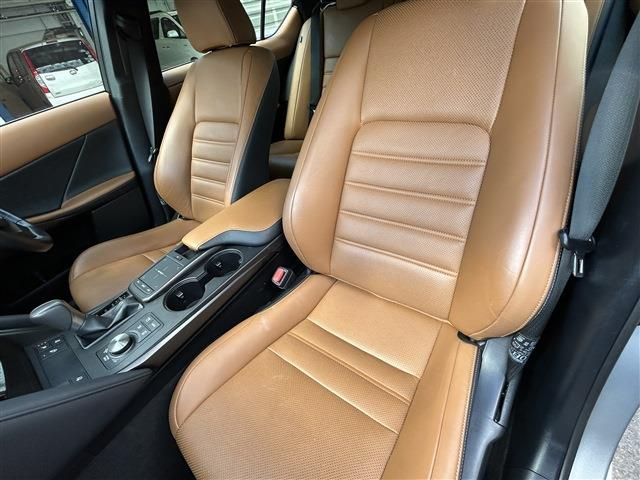 LEXUS IS300h AWD
