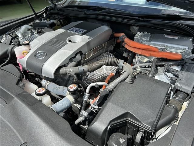 LEXUS IS300h AWD