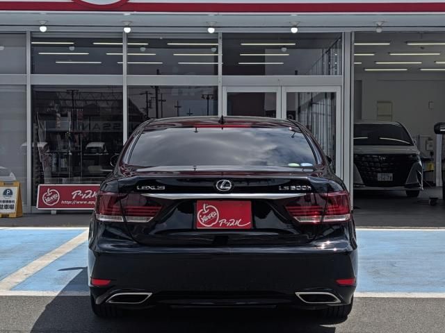 LEXUS LS600h