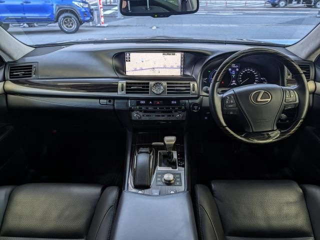 LEXUS LS600h