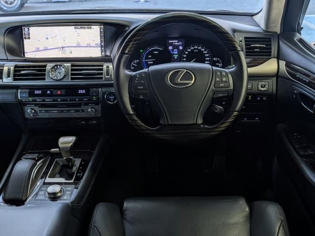 LEXUS LS600h