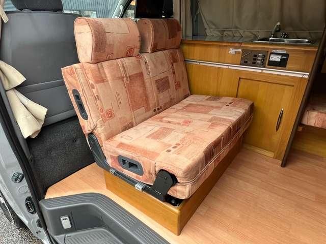REGIUSACE 2WD van