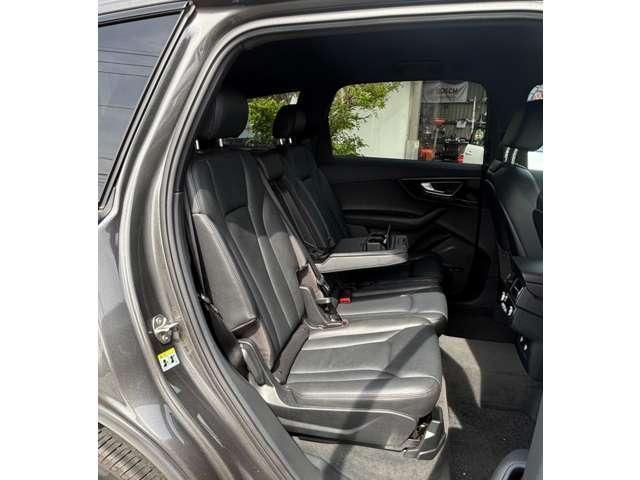 AUDI  Q7