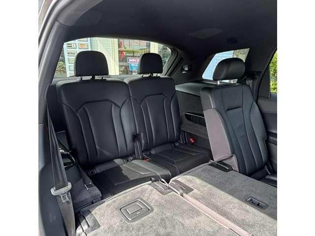 AUDI  Q7