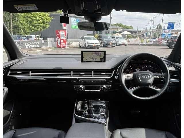 AUDI  Q7