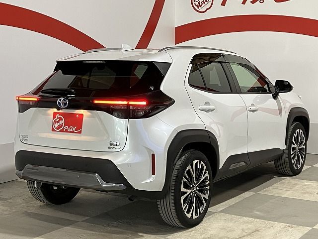 YARIS CROSS HYBRID