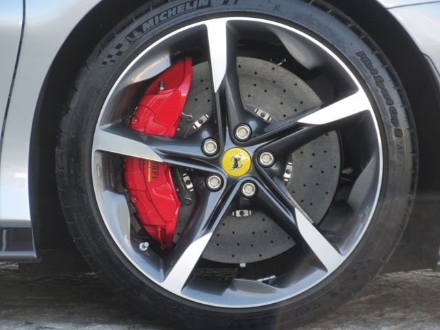 FERRARI SF90 Spider