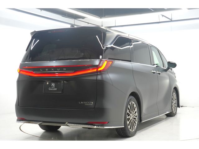 Lexus LM500h