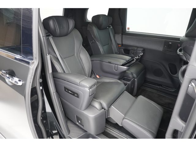 Lexus LM500h