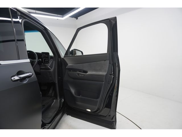 Lexus LM500h