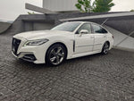 CROWN sedan hybrid