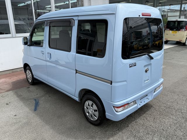 PIXIS van