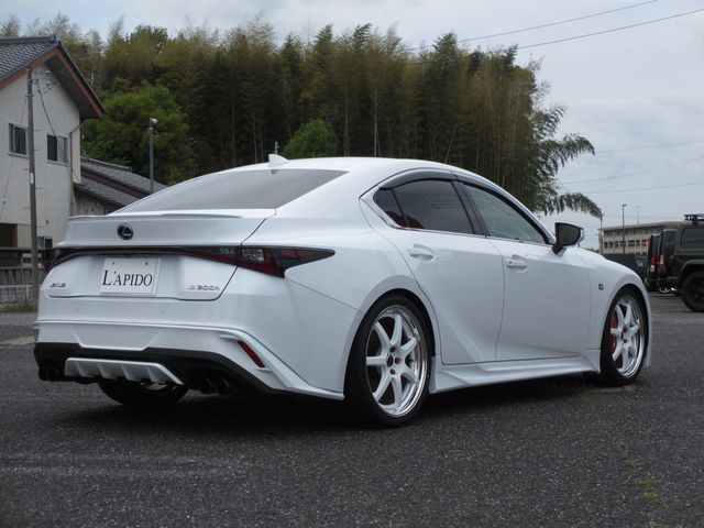 LEXUS IS300h