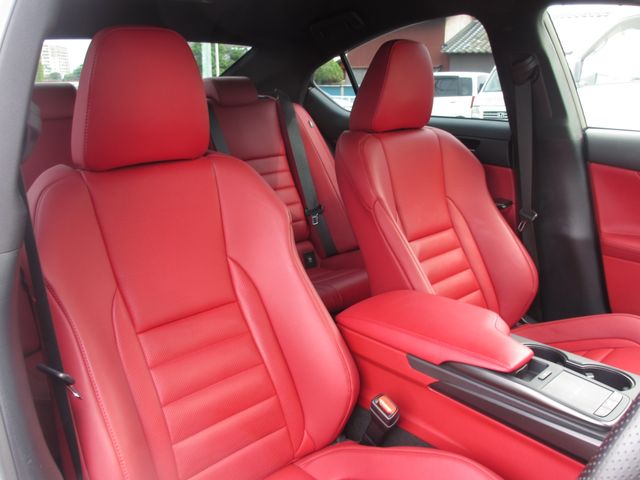 LEXUS IS300h