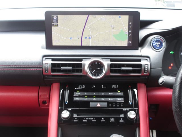 LEXUS IS300h