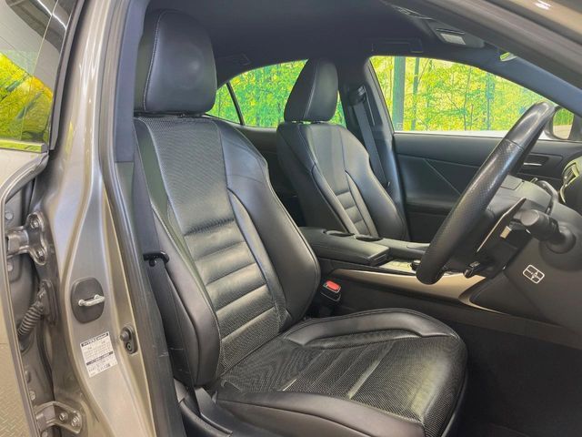 LEXUS IS300h