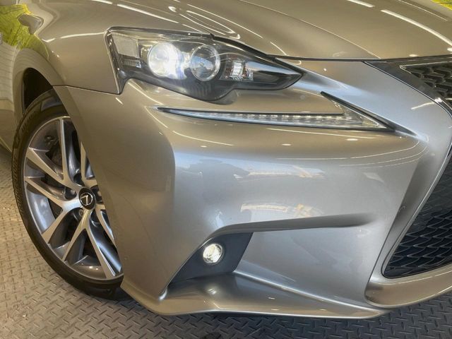 LEXUS IS300h