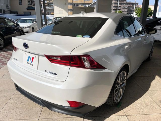 LEXUS IS300h