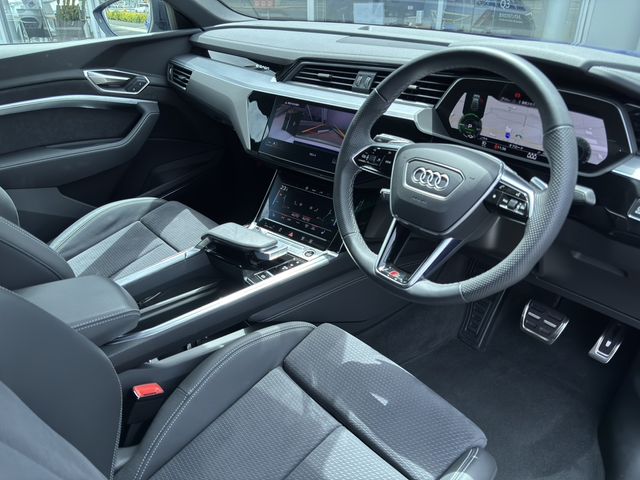 AUDI Q8 e-tron SPORTBACK