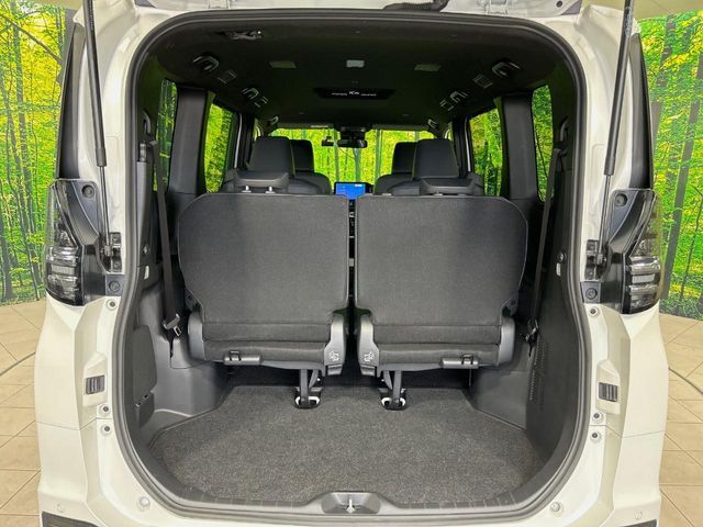 VOXY HYBRID