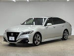 CROWN sedan hybrid