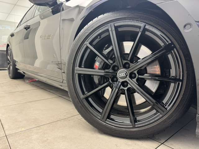 AUDI S8