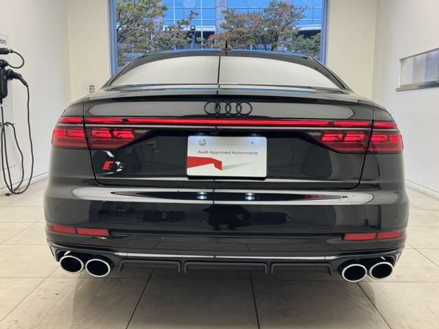 AUDI S8