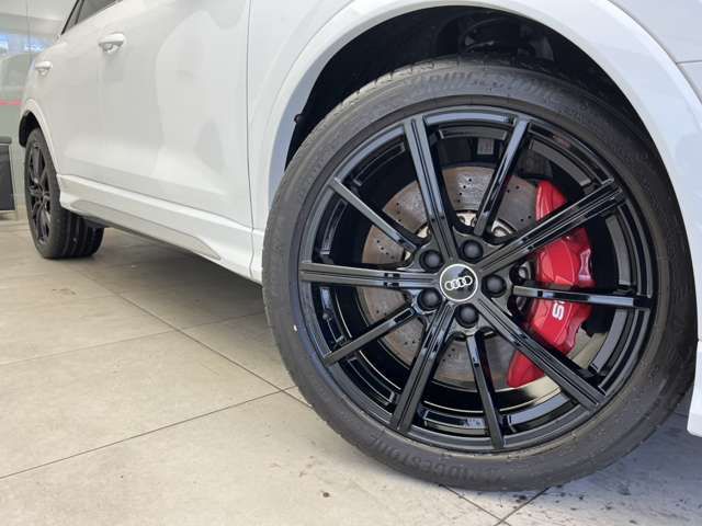 AUDI RS Q3