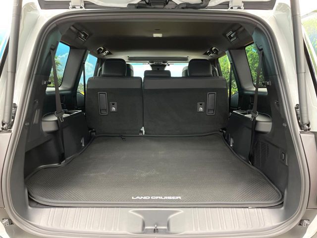 LANDCRUISER 250