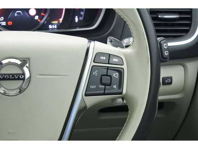 VOLVO V40 CROSS COUNTRY