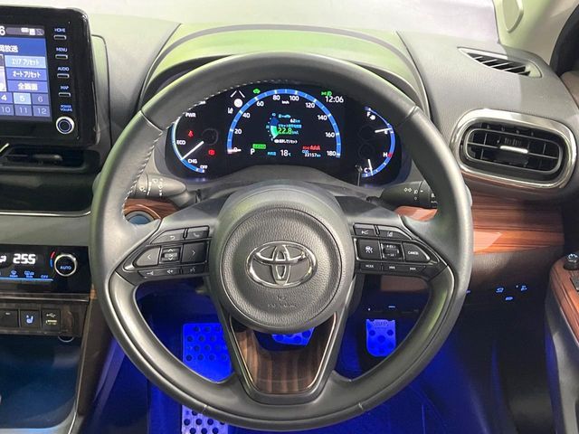YARIS CROSS HYBRID